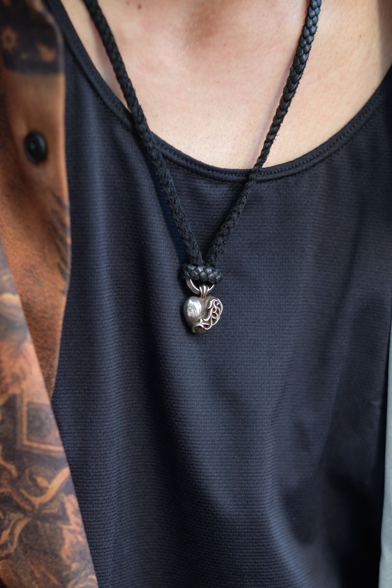 小物選びに嫌味がない大人のロックテイスト 楠 善孝 4枚目の写真