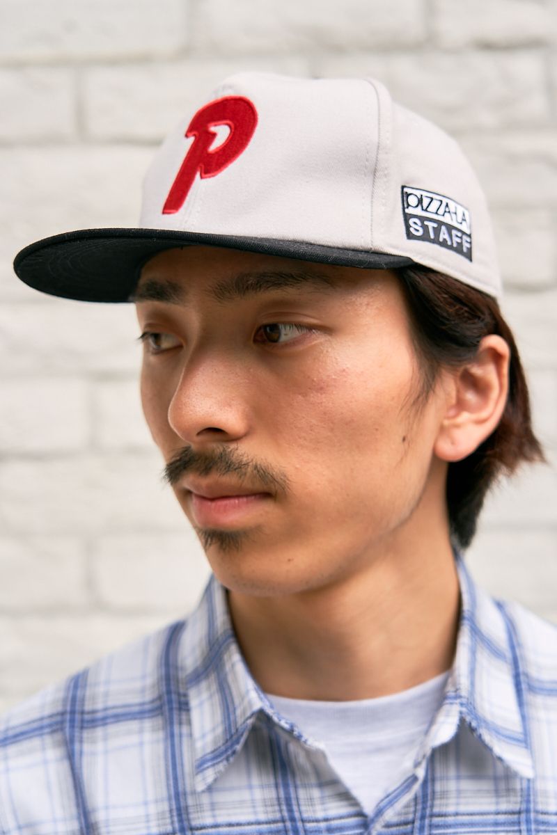 ブルーコーデにpizzaキャップが目を引く！ 瀬戸口 蒼 2枚目の写真