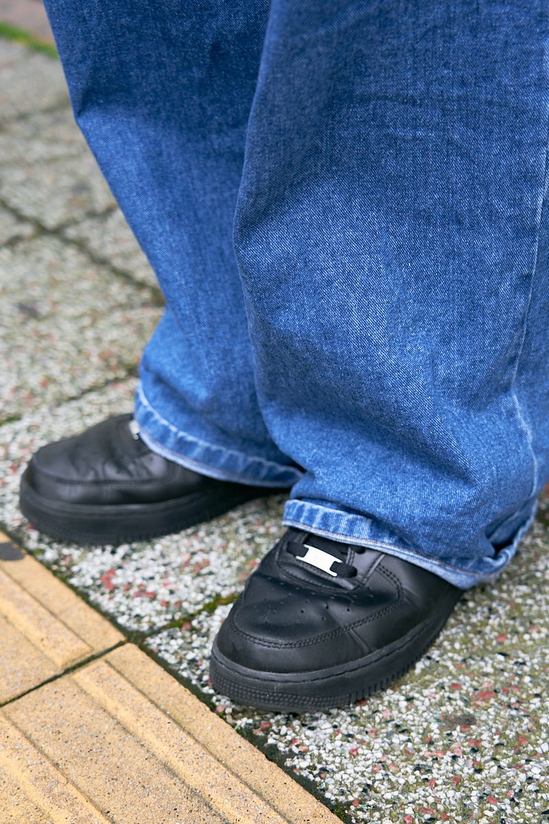 ブルーコーデにpizzaキャップが目を引く！ 瀬戸口 蒼 3枚目の写真