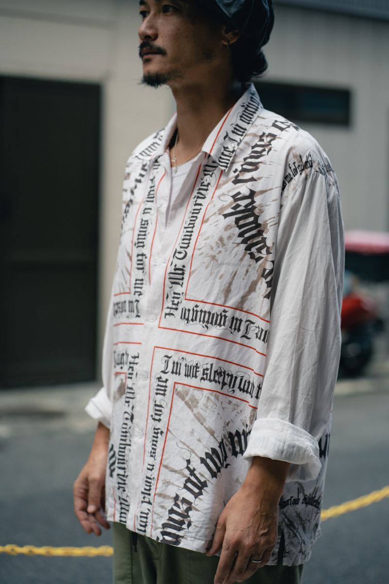 ミリタリーと柄シャツで魅せる余裕な遊び心  4枚目の写真