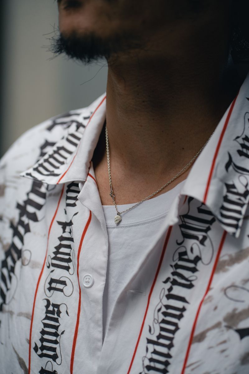 ミリタリーと柄シャツで魅せる余裕な遊び心  3枚目の写真