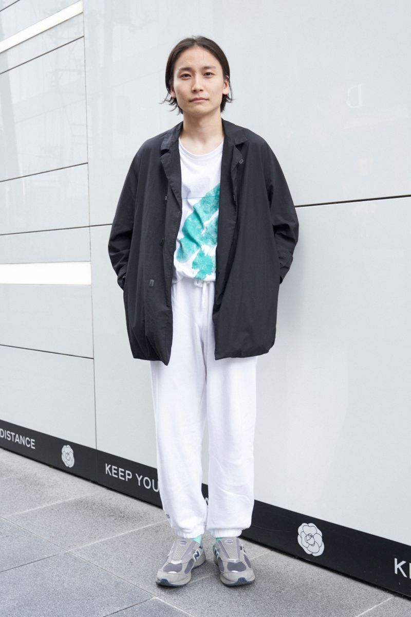 Tシャツのグラフィックとソックスで空色リンク 蛸井優太