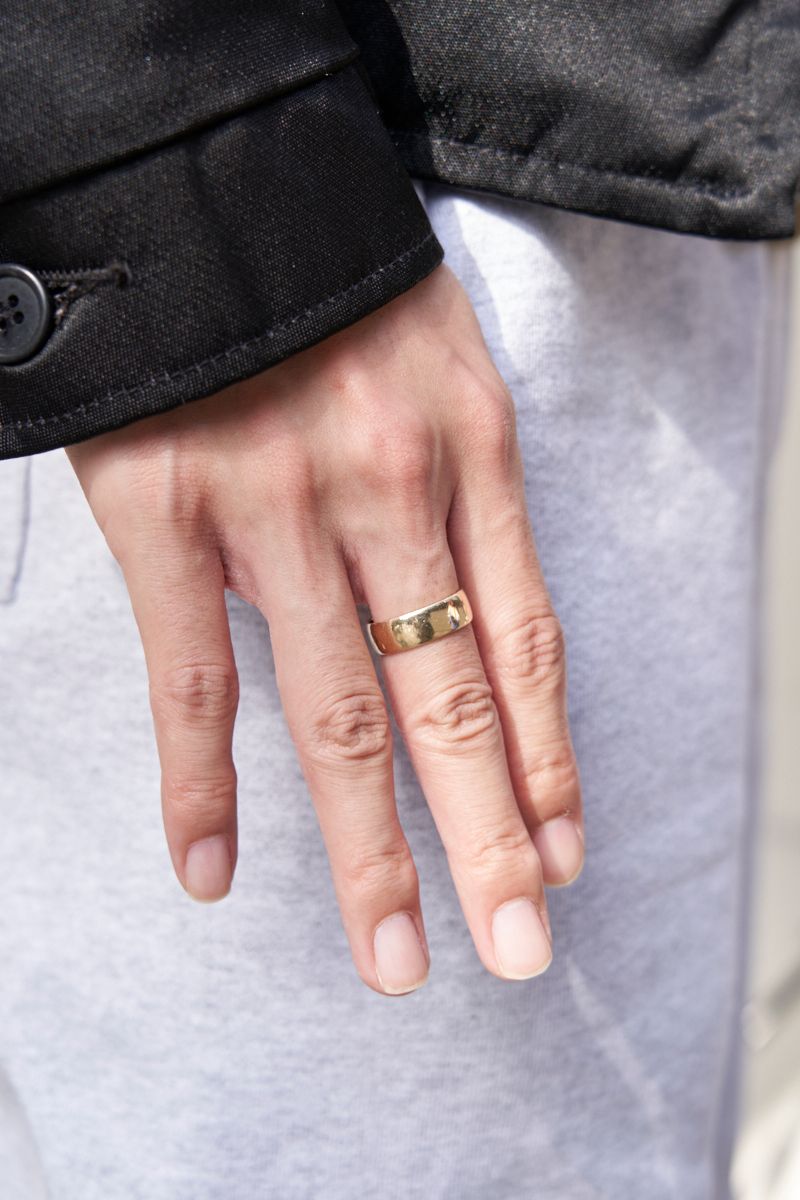 グレーのスウェットでキメキメを回避 増田鉄平 4枚目の写真