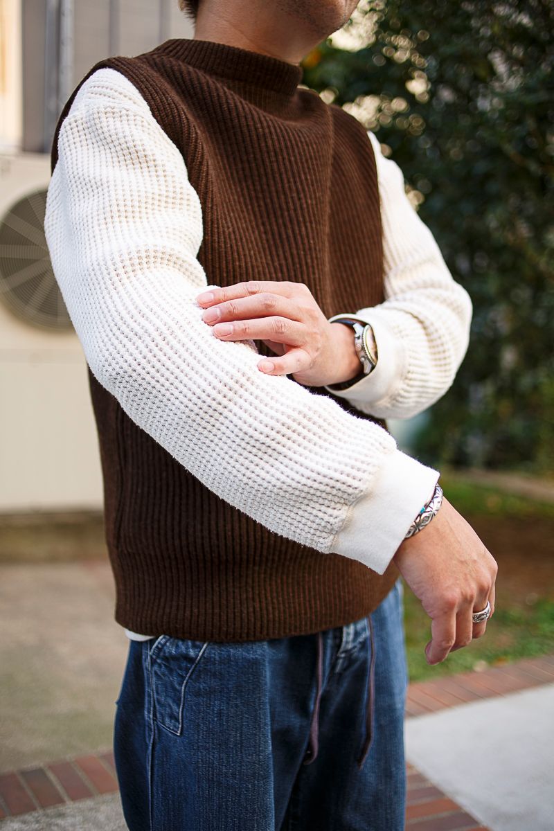 時計から決めた小物上級者のブラウンコーデ 大西芳紀 3枚目の写真