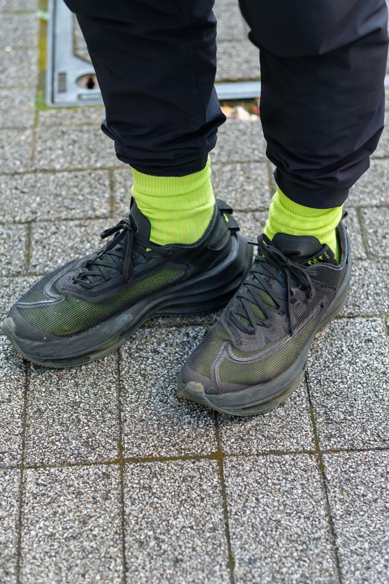 動きやすいナイロン素材でクールに 長谷川信之 5枚目の写真