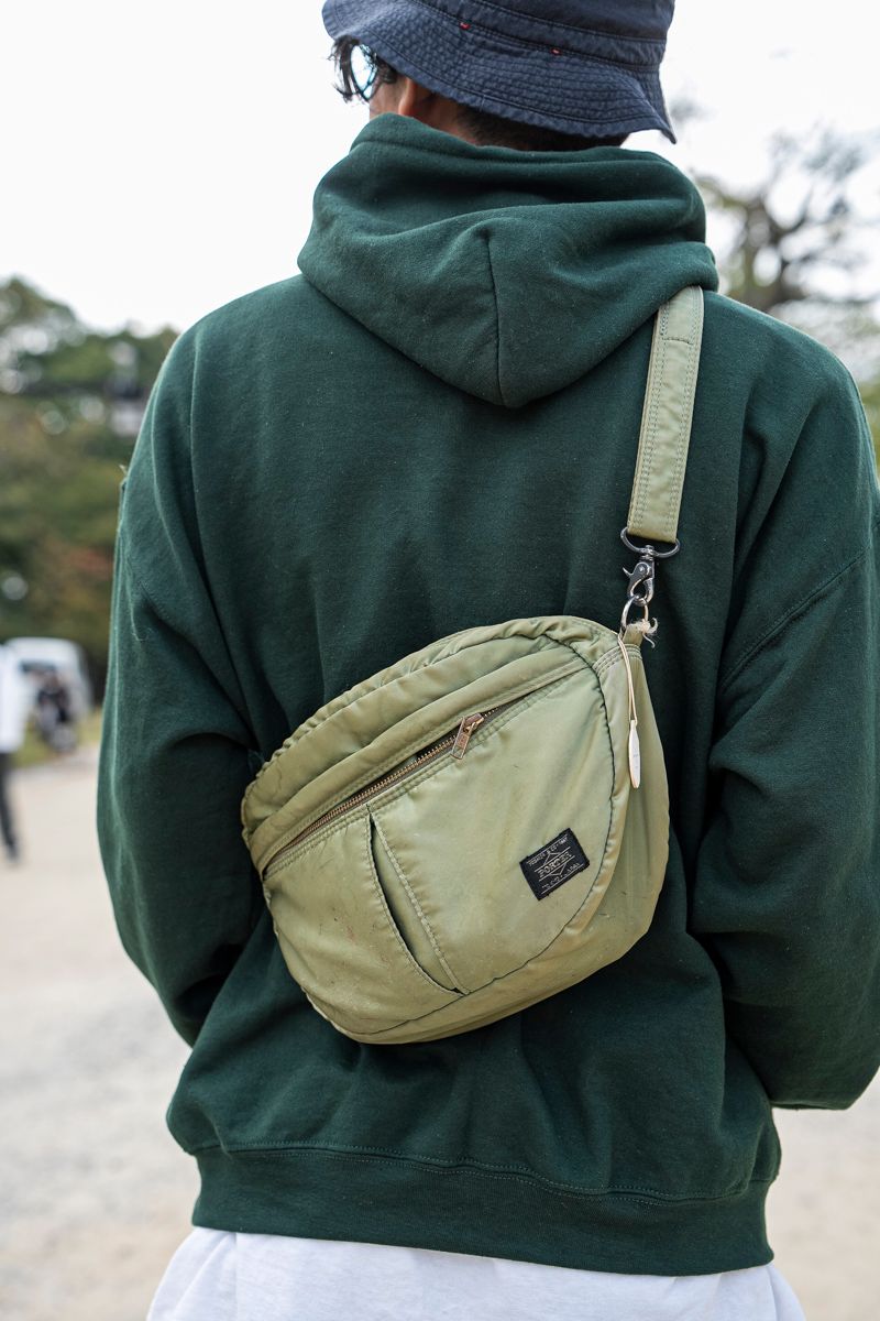 小物が効いた身軽な音楽フェススタイル 橋詰眞嵩 4枚目の写真