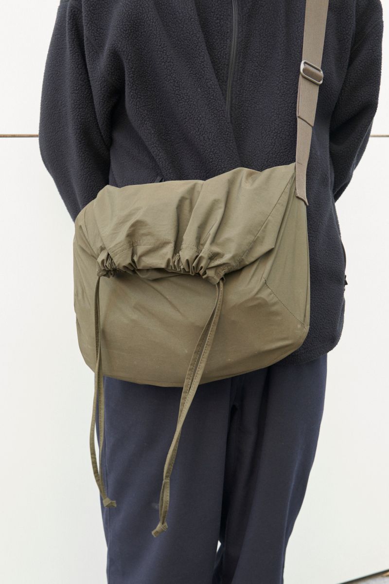 スポーツを楽しむ日は動きやすさを重視して 山中秀斗 4枚目の写真