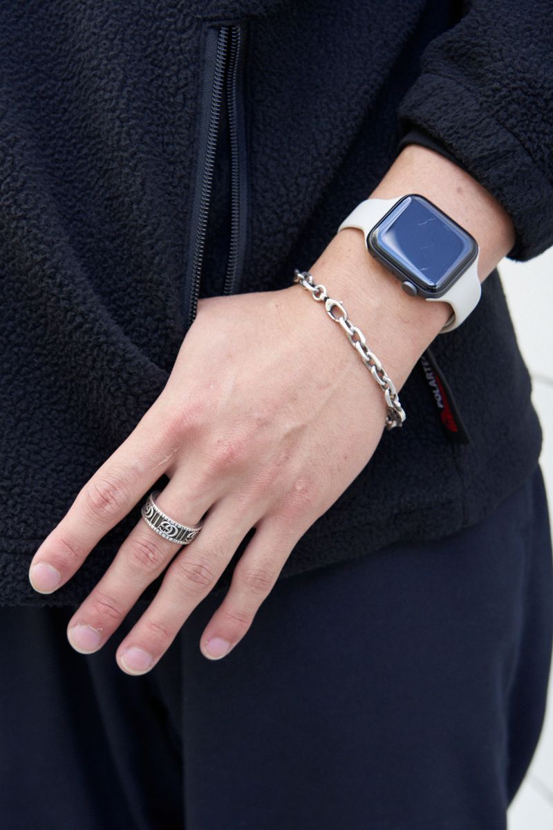 スポーツを楽しむ日は動きやすさを重視して 山中秀斗 5枚目の写真