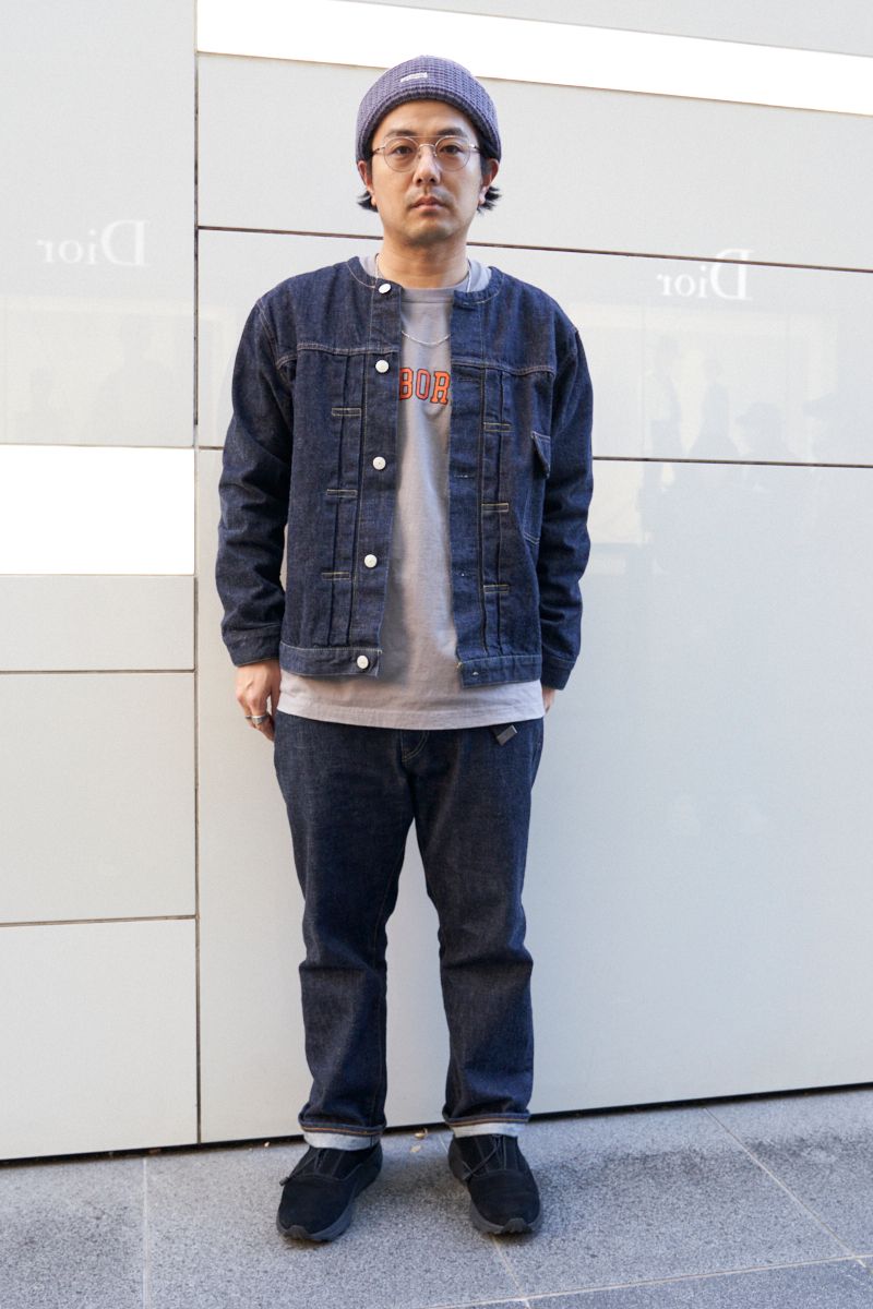 ノーカラーのデニムジャケットでキメすぎない 中前達也
