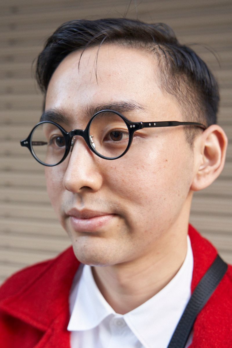 真っ赤なコートでドレスアップ気分を満喫 吉村竜太郎 3枚目の写真