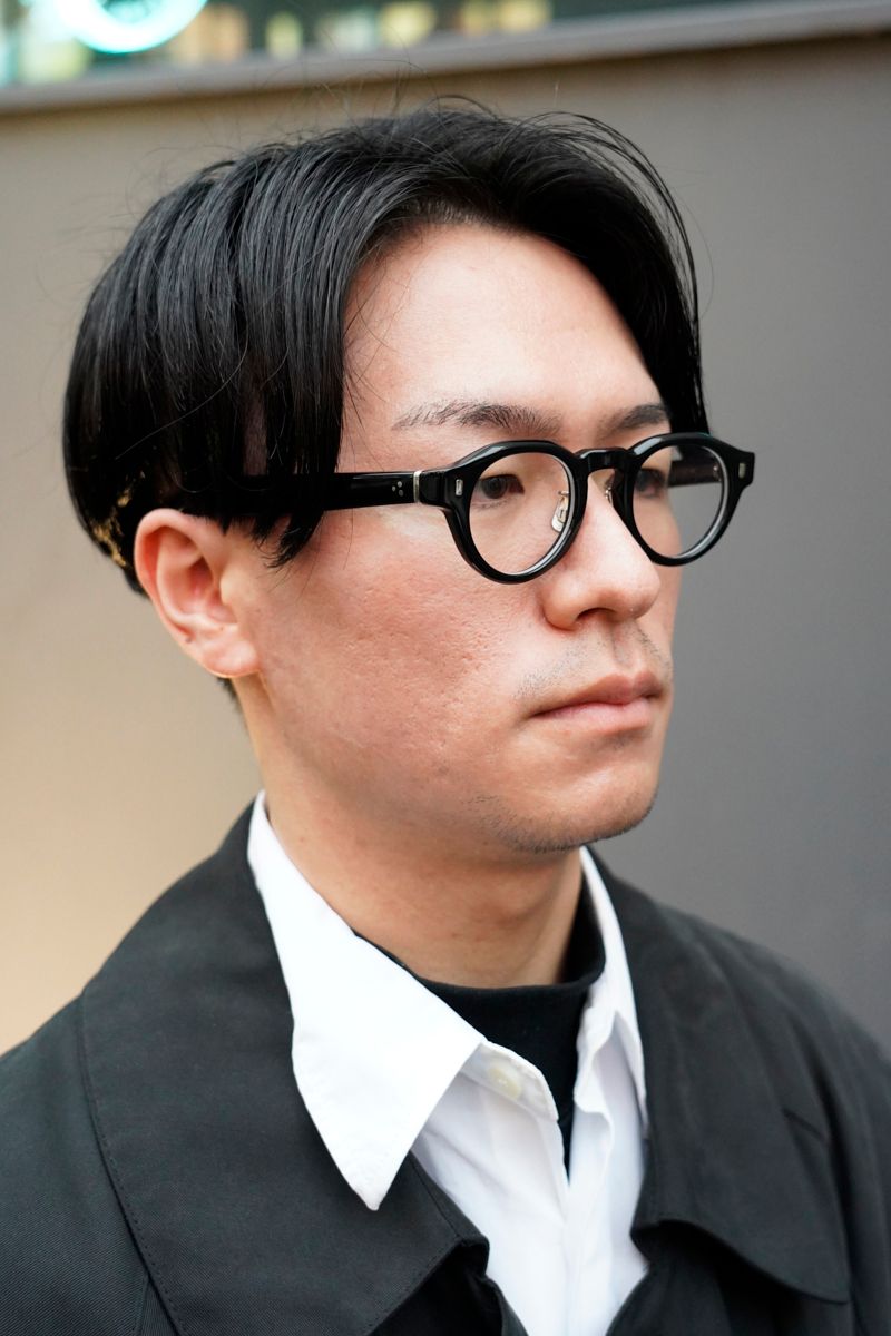 白シャツ＆タートルでコートの重さを払拭 窪田意之 3枚目の写真