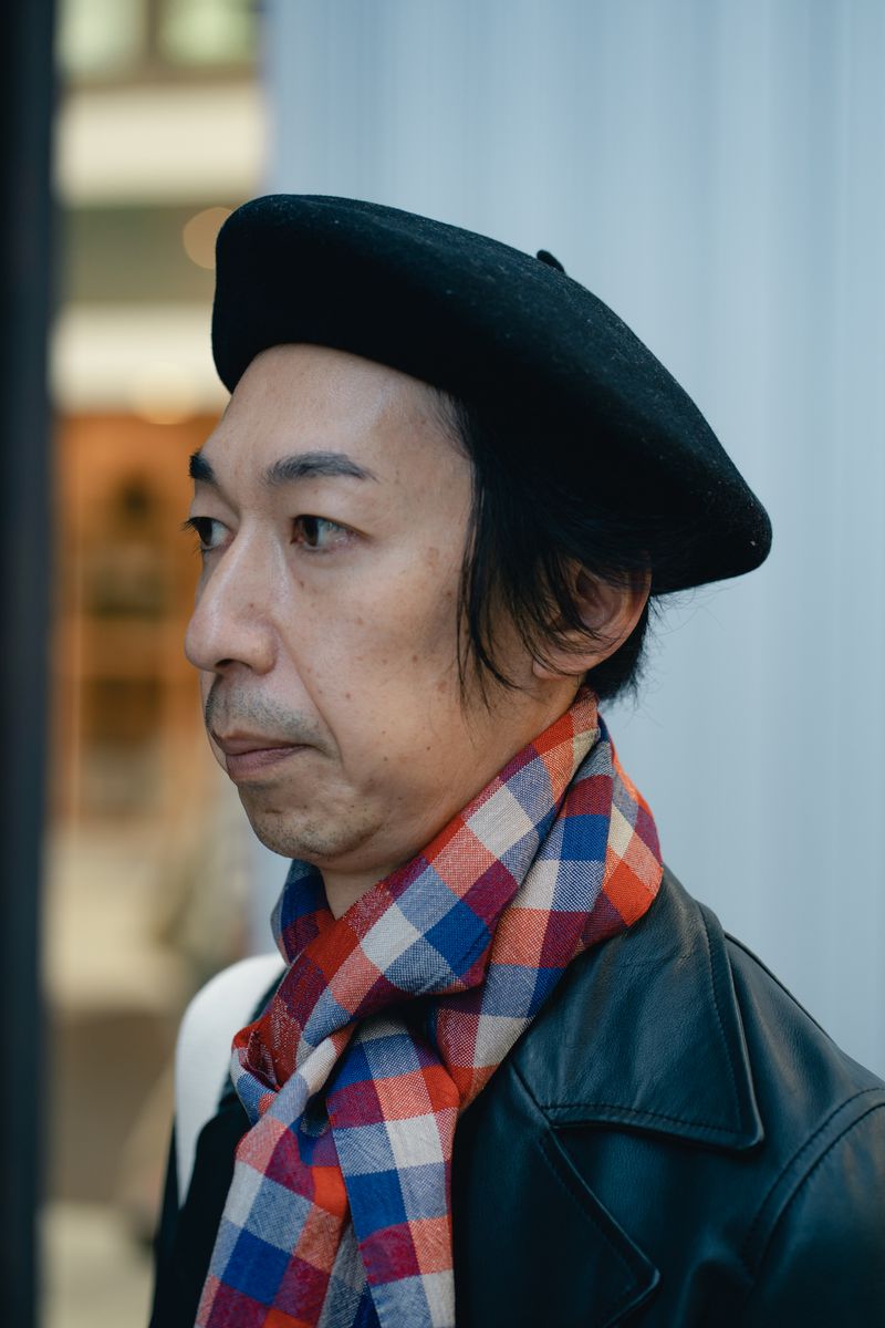 洒落感1.5倍増し、ストール使いの好サンプル 田中一也 2枚目の写真
