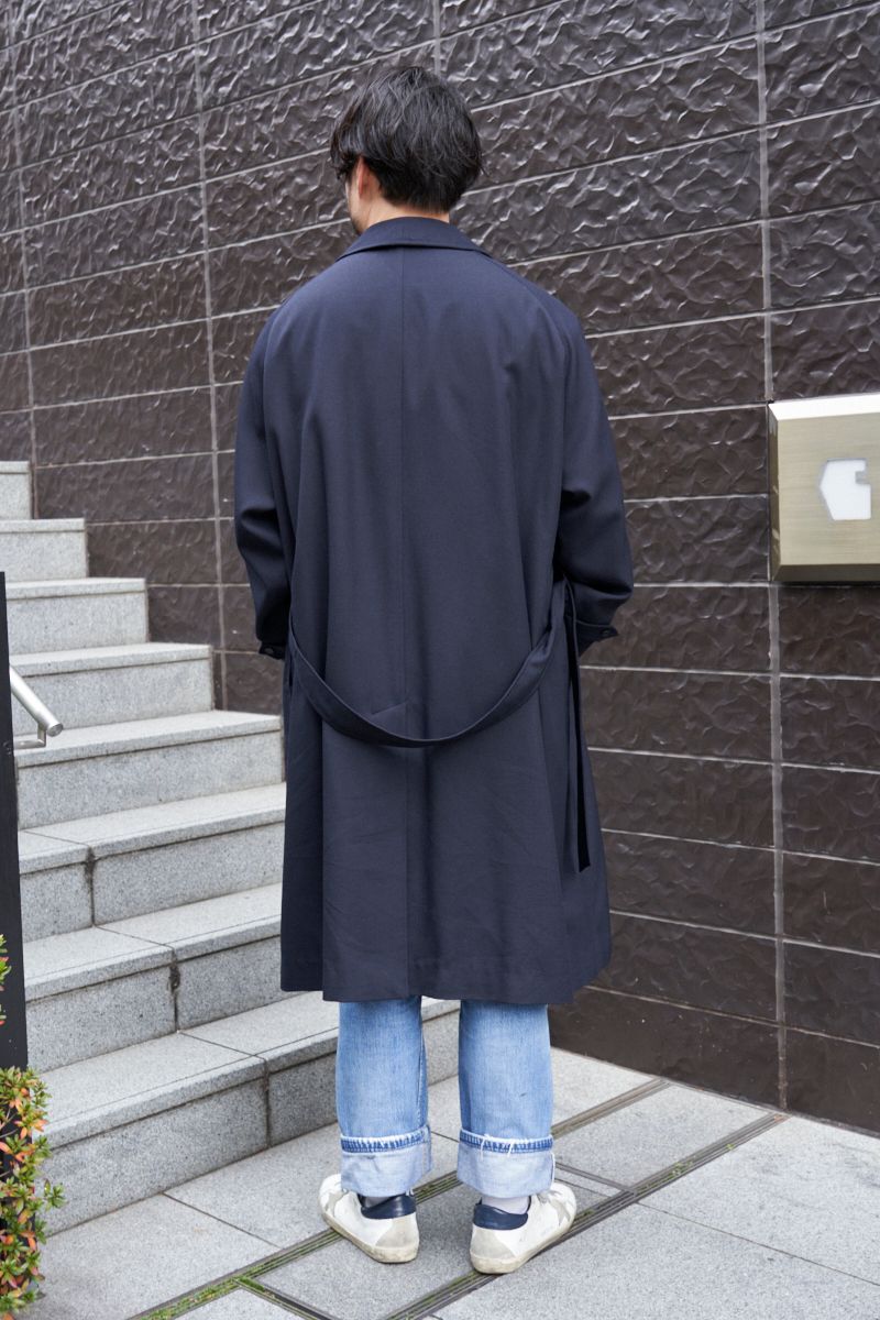 ゆるシルエットを自然にまとめた水色デニム 加藤聖人 2枚目の写真