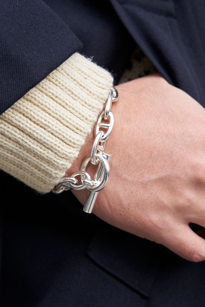 ゆるシルエットを自然にまとめた水色デニム 加藤聖人 4枚目の写真