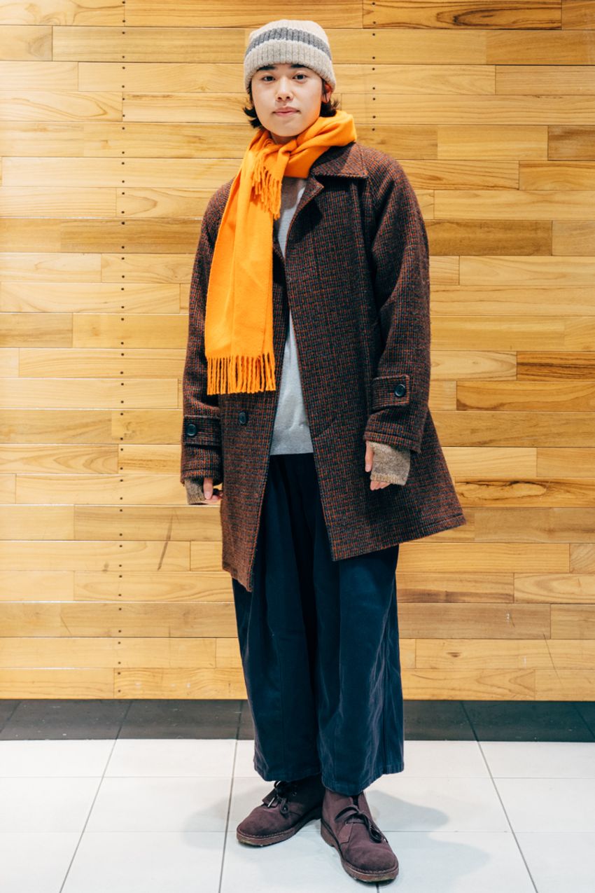 「ザ イノウエブラザーズ」のマフラーで冬コーデを簡単アップデート！3名の実践者をスナップで - 2枚目の画像