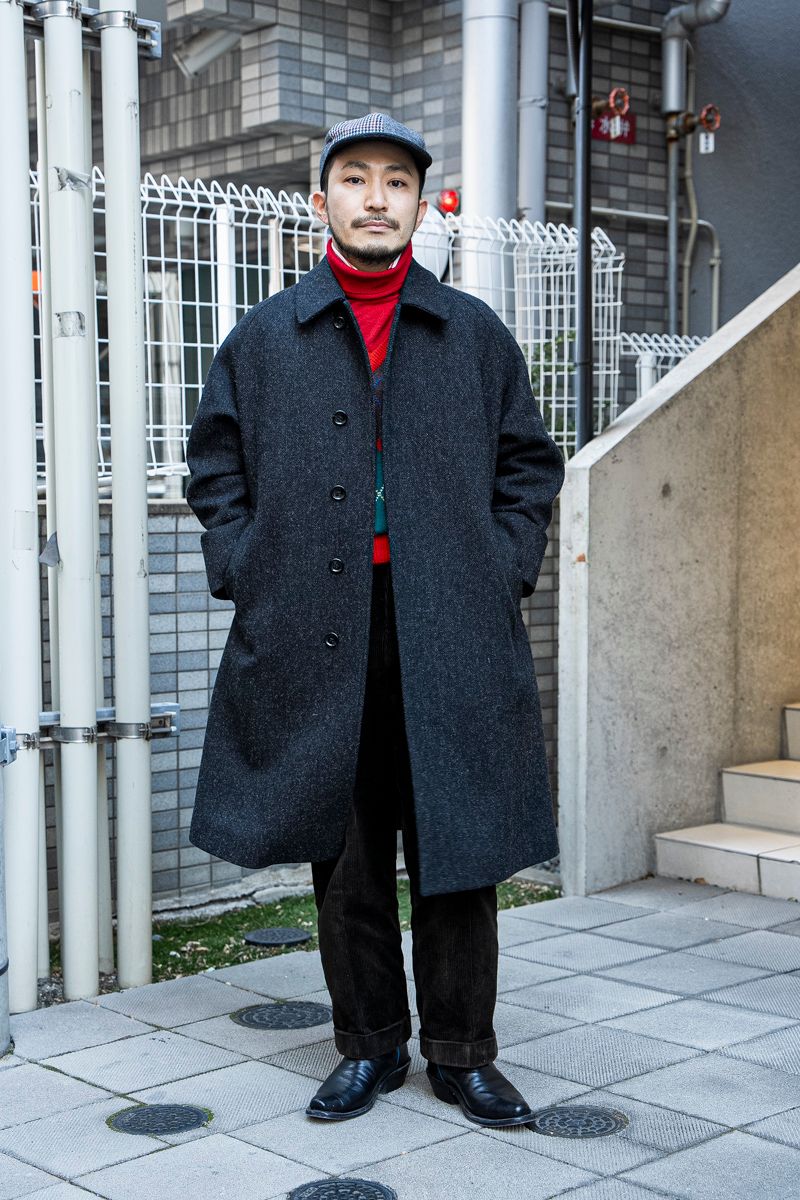 赤いインナーで冬のホリデーシーズンを満喫 金中 淳