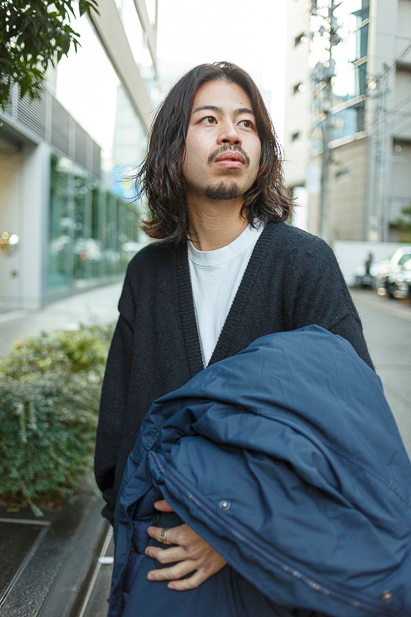 紺・黒・グレーの3色でまとめた同調コーデ 松井虎太郎 2枚目の写真