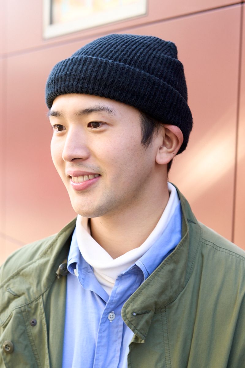 キレイめなシャツをラフなコートで引き立てます 芝 駿助 2枚目の写真