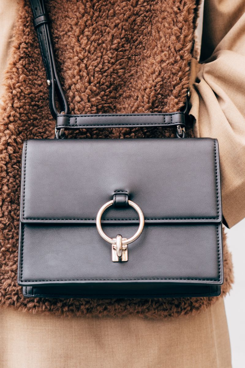 ブラウンの濃淡とオンベストで暖かさを保守 佐藤洋希 4枚目の写真