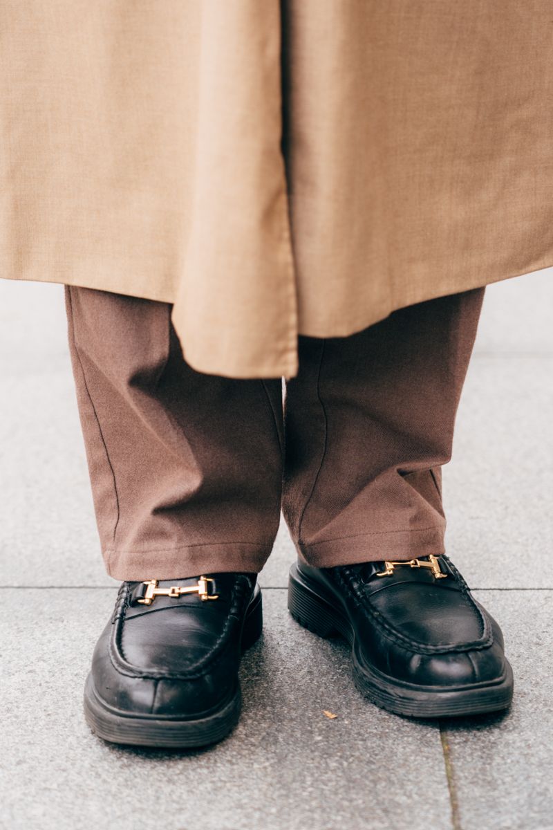 ブラウンの濃淡とオンベストで暖かさを保守 佐藤洋希 5枚目の写真