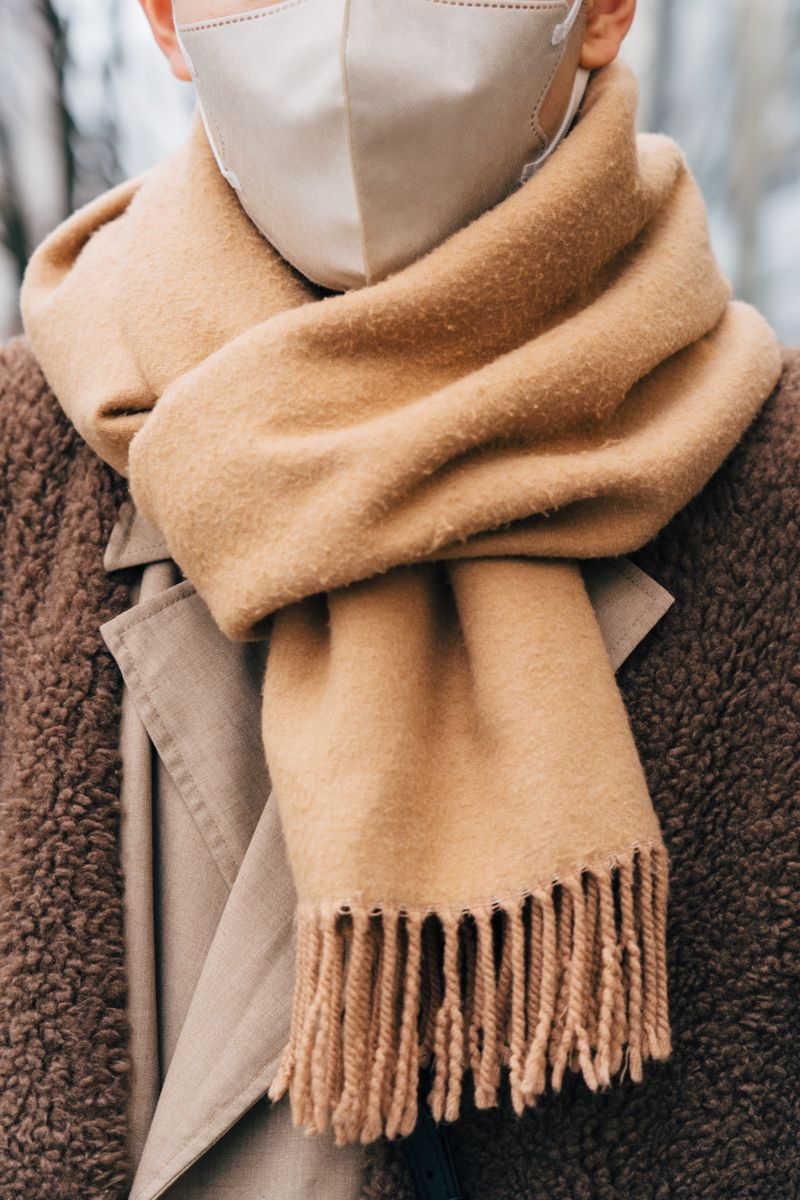 ブラウンの濃淡とオンベストで暖かさを保守 佐藤洋希 3枚目の写真