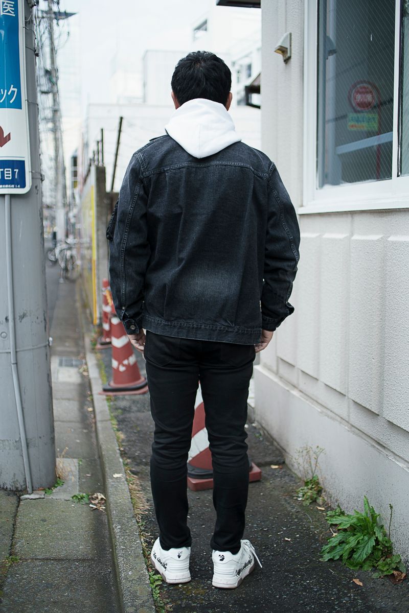 黒と白のメリハリを効かせたオセロコーデ 朝倉秀行 2枚目の写真