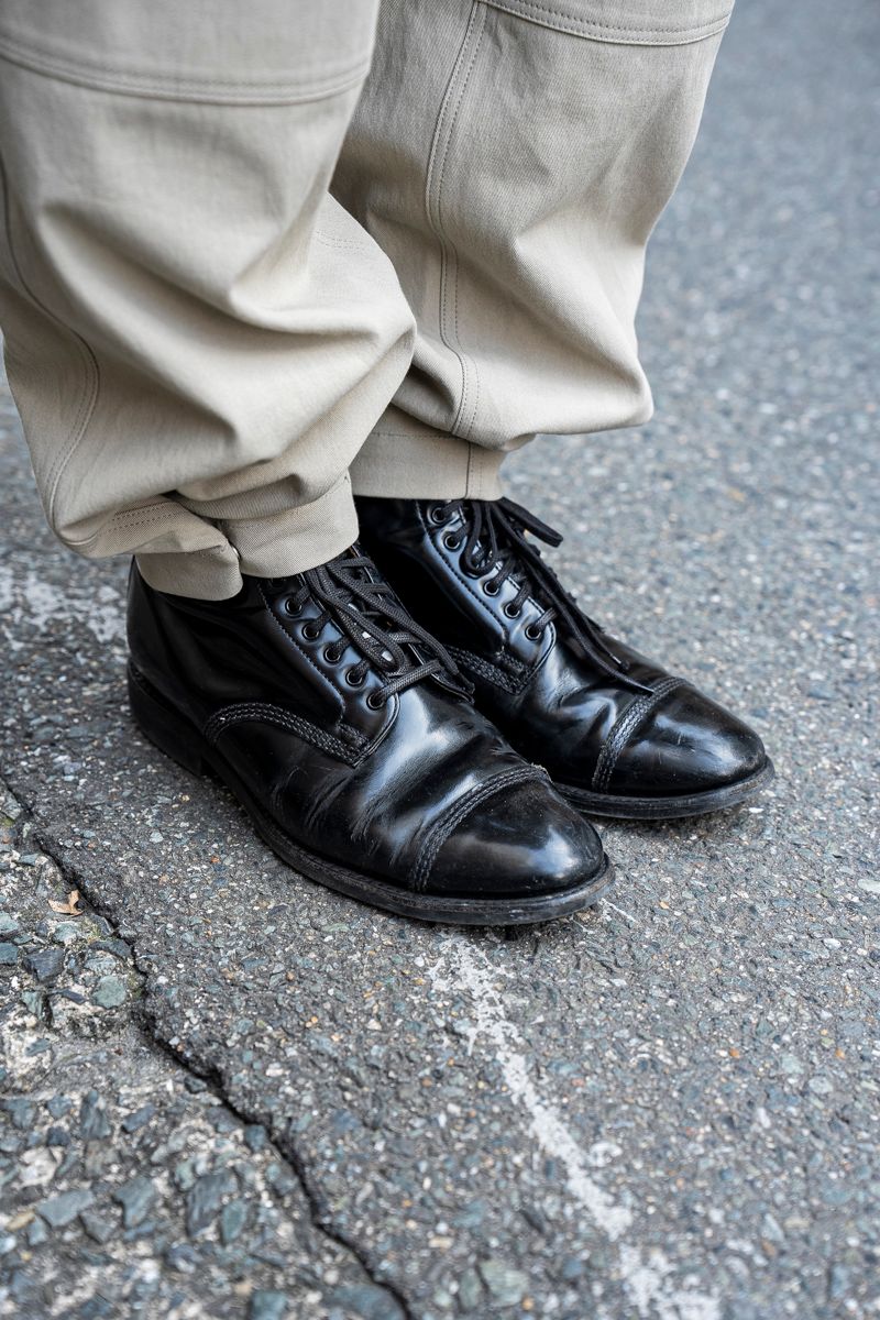 ジャンプスーツにボリュームニットが絶妙なバランス 梅村健斗 4枚目の写真