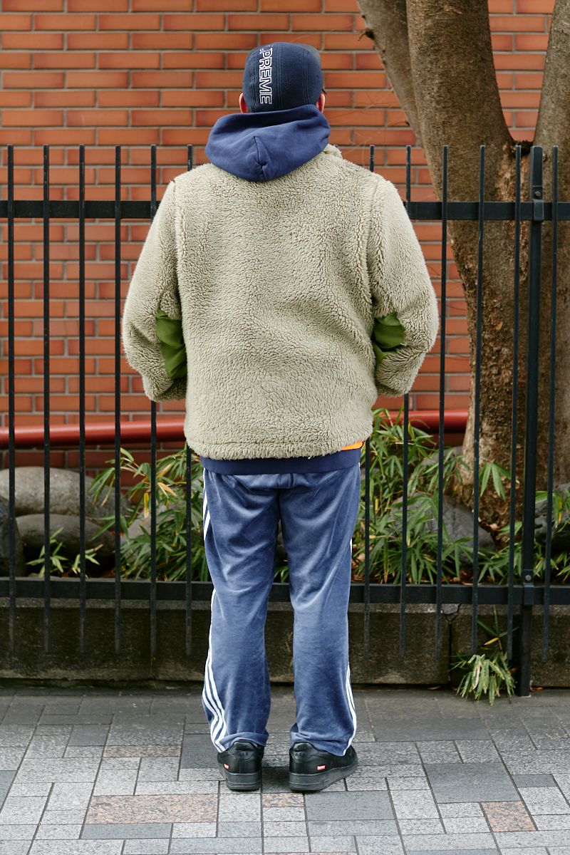 レイヤードした挿し色のオレンジが効果的 大田健人 2枚目の写真