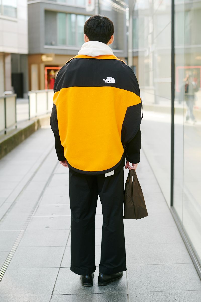 この日の主役は踏切カラーのフリースアウター 佐川優人 3枚目の写真