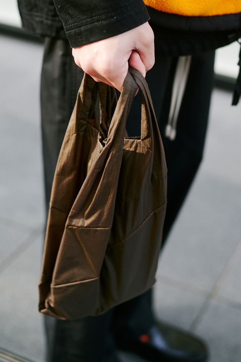 この日の主役は踏切カラーのフリースアウター 佐川優人 5枚目の写真