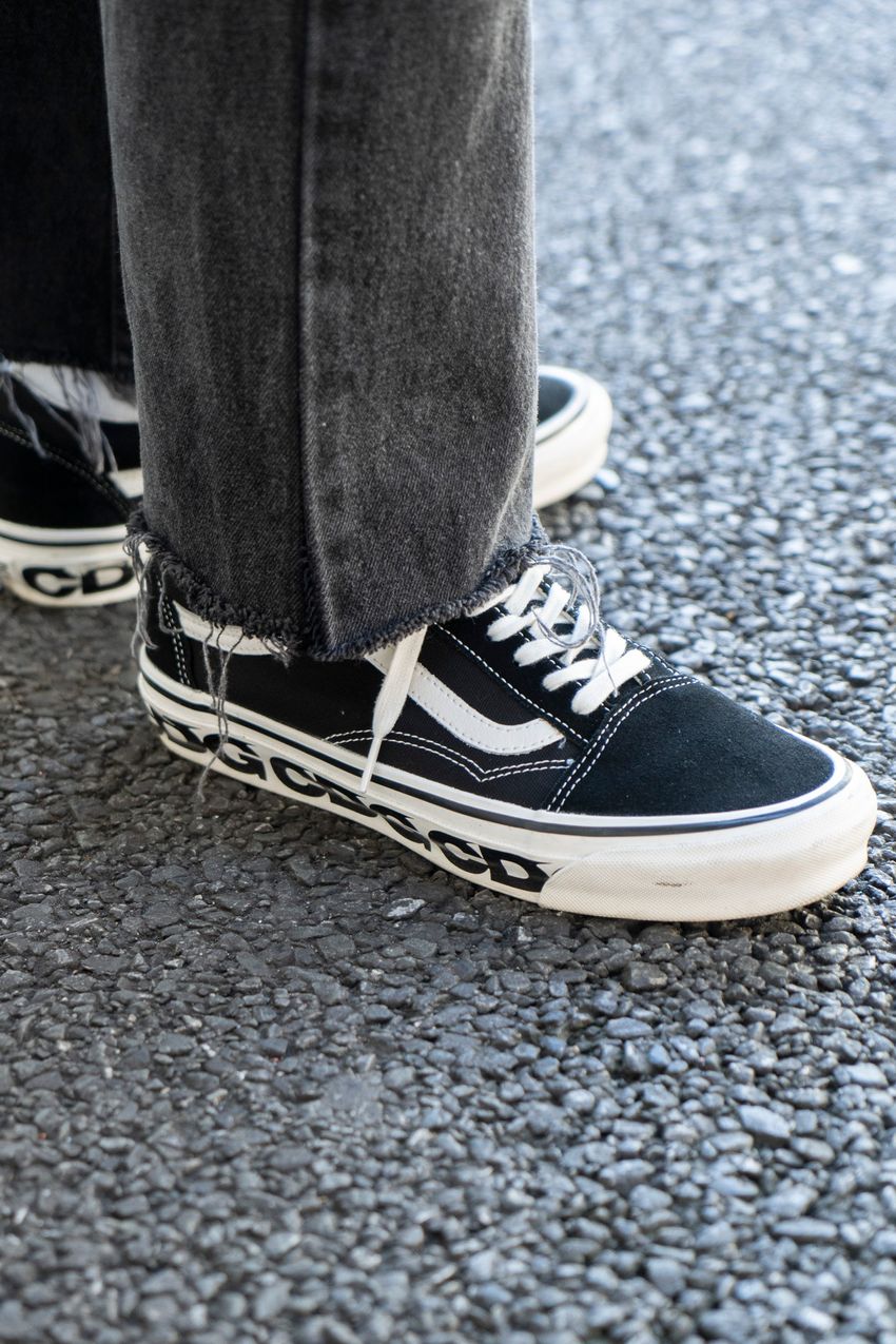 え、それってシュプリーム？大人っぽく着る最適解は“さりげないアイテム選び”にあった！ - 3枚目の画像