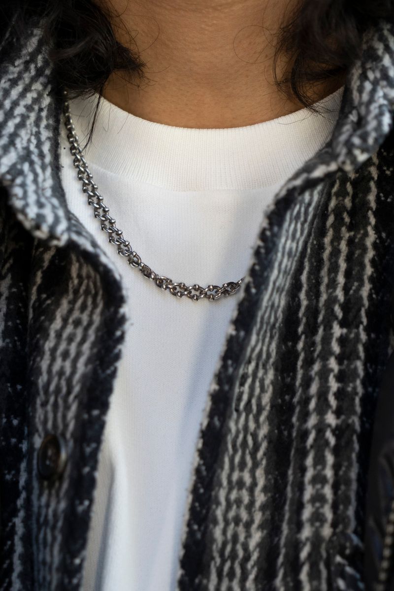 ワントーンコーデにチェック柄を忍ばせて 山中 駿 2枚目の写真