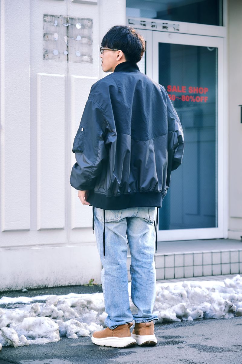 冬のアイスウォッシュデニムは黒と合わせてメリハリを 安藤由旬 2枚目の写真