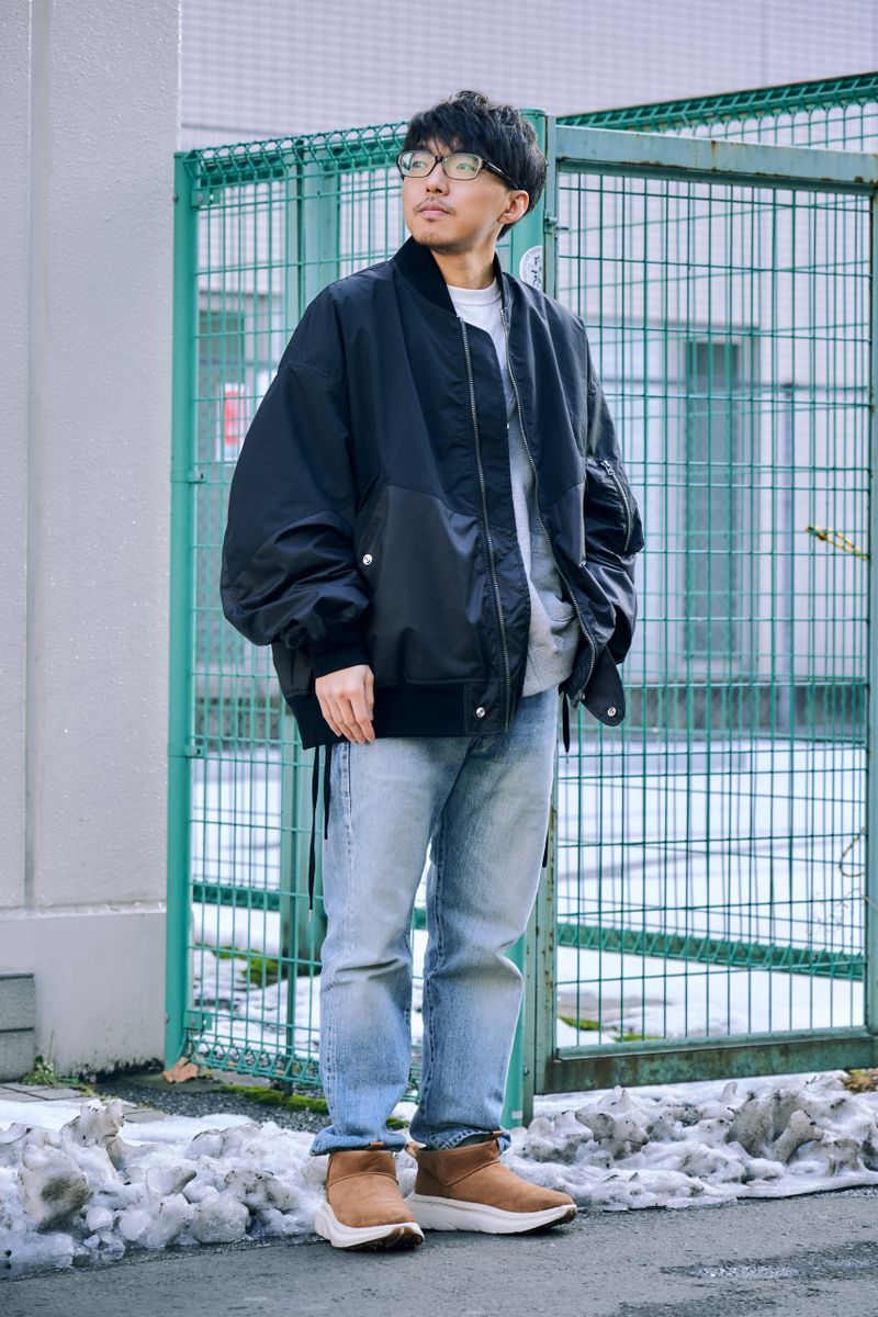 冬のアイスウォッシュデニムは黒と合わせてメリハリを 安藤由旬