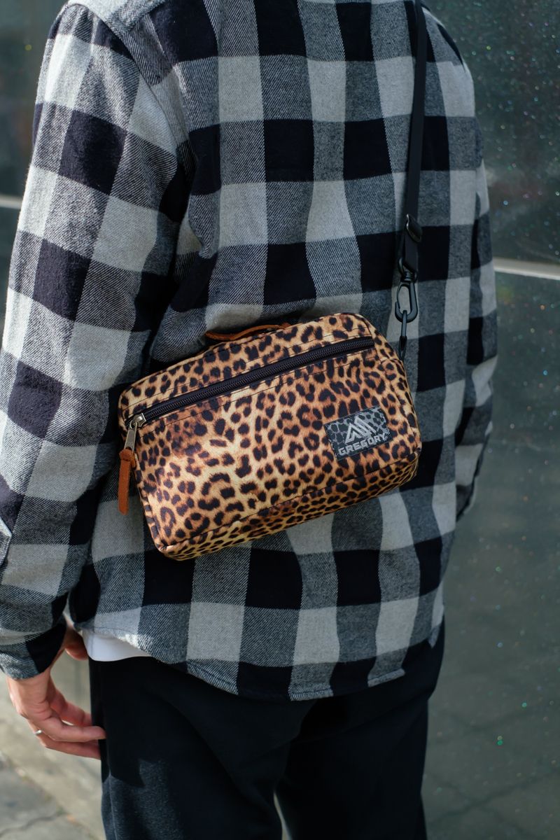 ラルフのシャツでモノトーン系ロックテイスト 高橋義秋 5枚目の写真