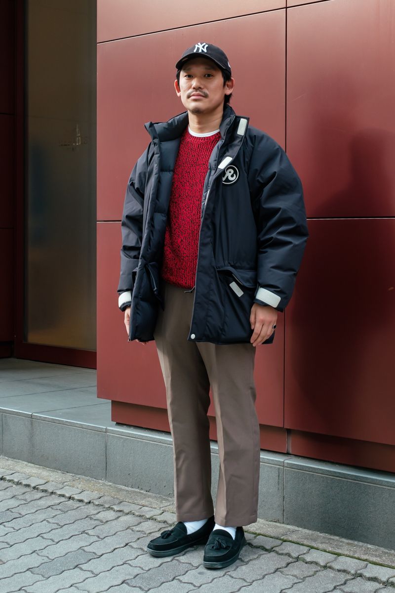 シュプリームの赤セーターが大人らしい余裕の証 ヒロキ