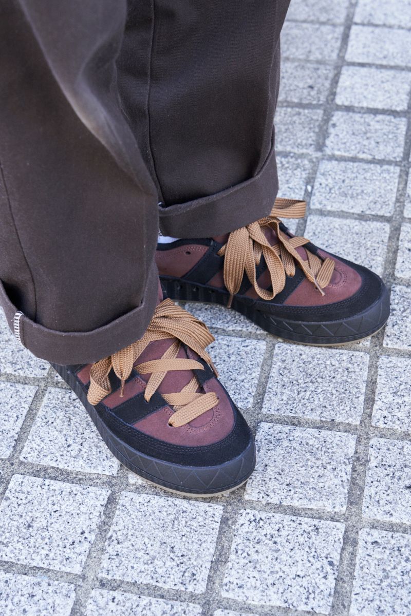 新作スニーカーにワークパンツが好相性 大越優也 4枚目の写真