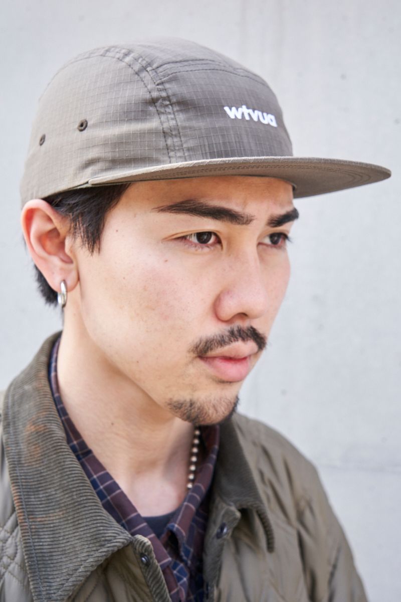 オリーブ色のキルティング×チノが相性抜群 原田浩一 3枚目の写真