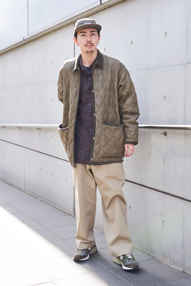 オリーブ色のキルティング×チノが相性抜群 原田浩一
