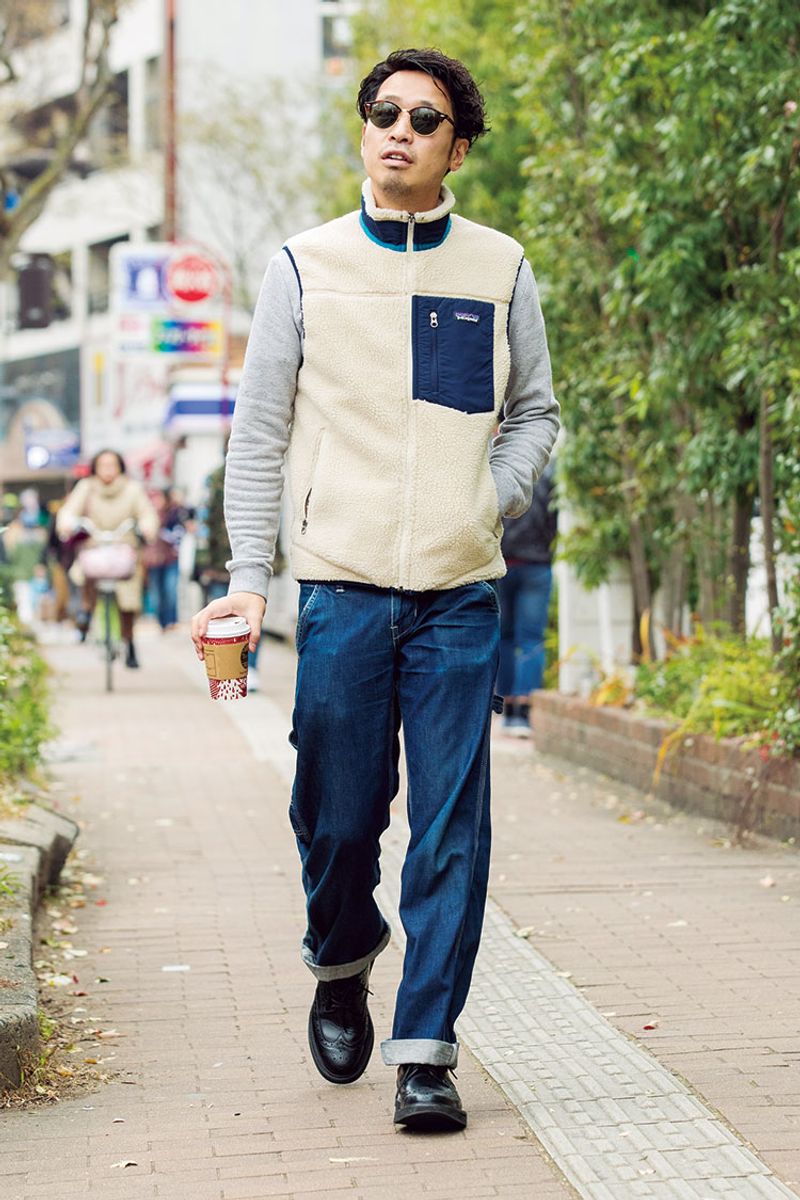 ベスト×デニムの王道コーデは、サイズ感で表情を楽しむべし 松岡陽介