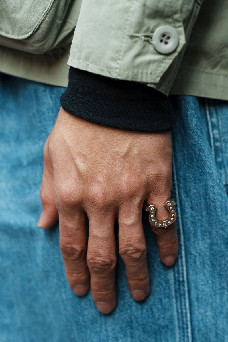 モッズに愛された老舗スカーフで首元を飾る 川口賢一 5枚目の写真