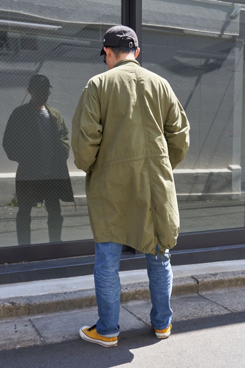 春のモッズコートはカラフルスニーカーと 木村泰士 2枚目の写真