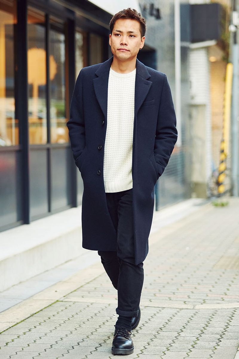 ノームコアな大人コーデ。ブラックデニムをサラリと着る余裕が◎ 澤井勇典