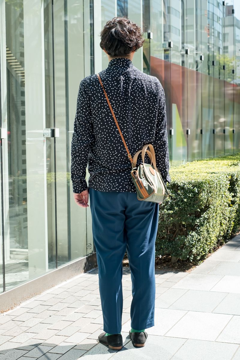 柄シャツの日の足元はローファーでスッキリ 藤井政樹 2枚目の写真