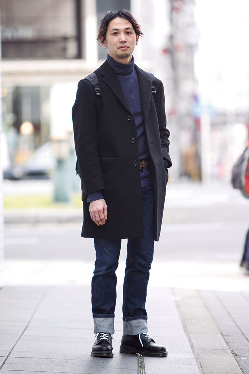 きれいめコーデを洒脱に仕上げる、太めのロールアップのアクセント 栗本博史