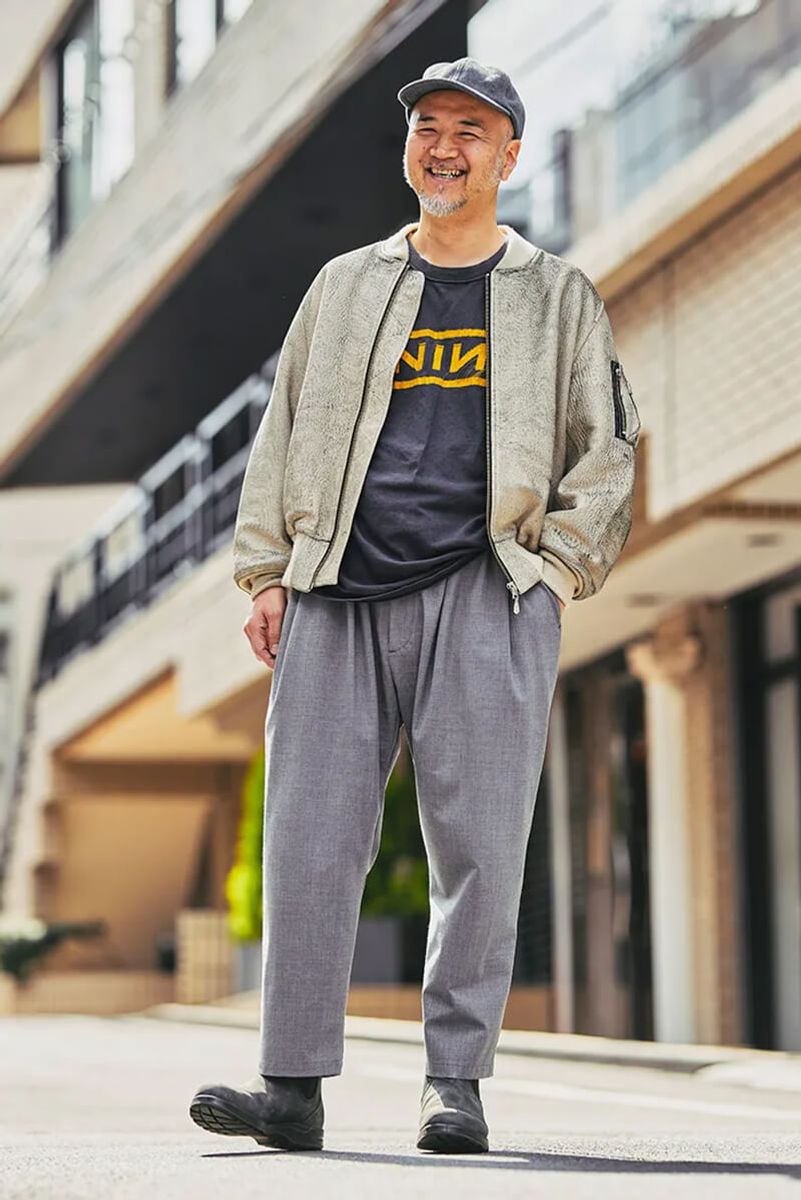 グレージュの“黒”を意識した大人のアメカジ 渡辺高