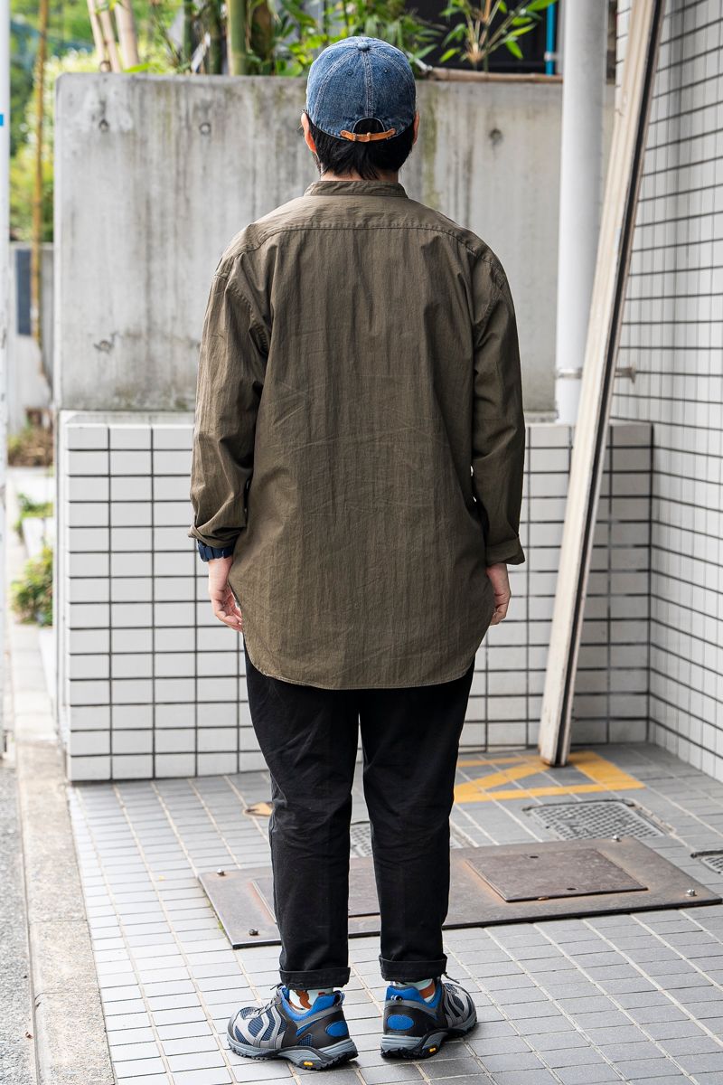 軍スニーカーとミリタリー調シャツが好相性 河野龍乃介 2枚目の写真