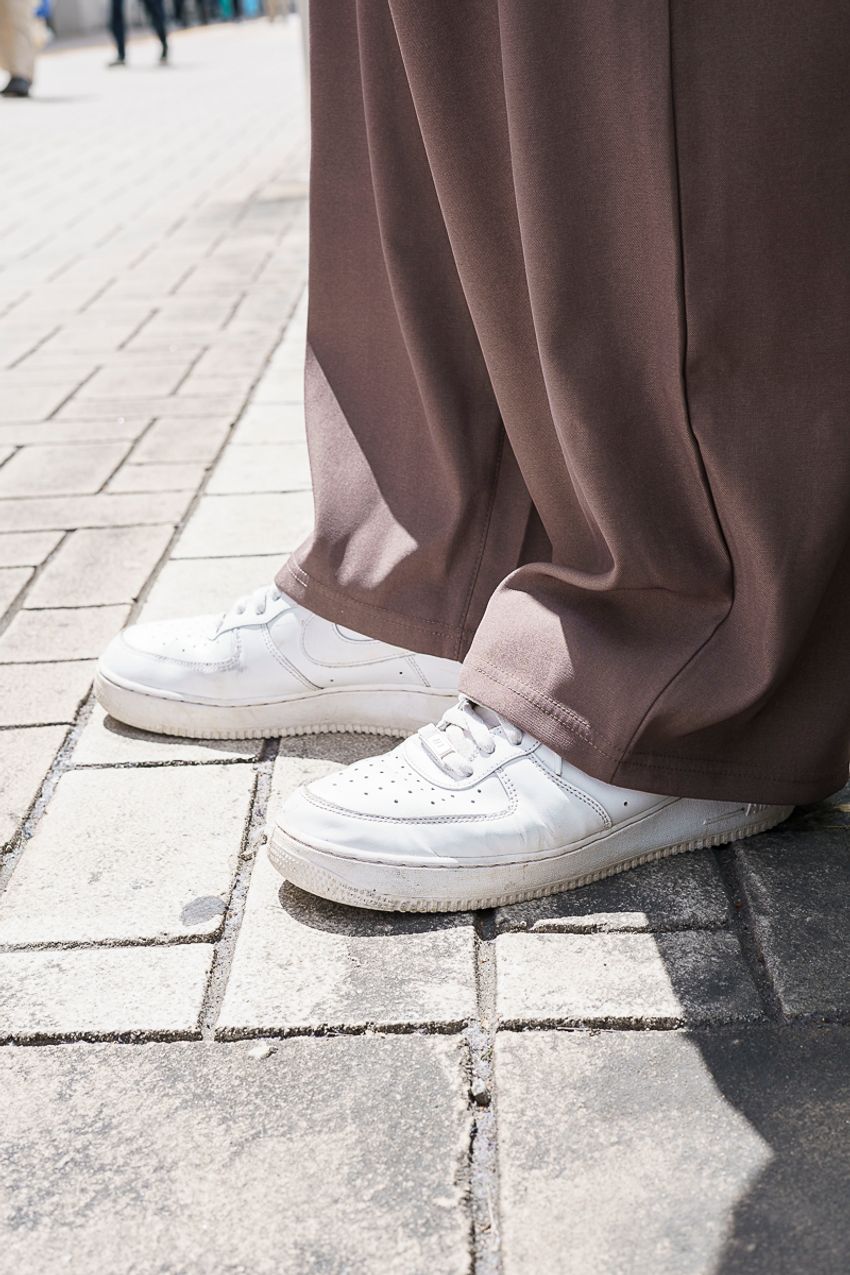 春スニーカーに迷ったら「白いエア フォース 1」を！アメカジからきれいめまでハマる万能性を実証 - 10枚目の画像