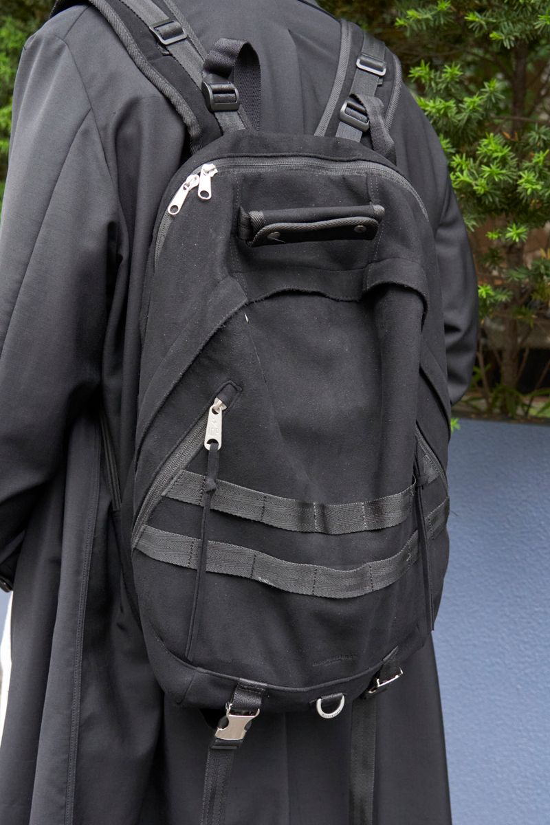 白のインパクトを着こなすモノクロマスター ホンマ 4枚目の写真