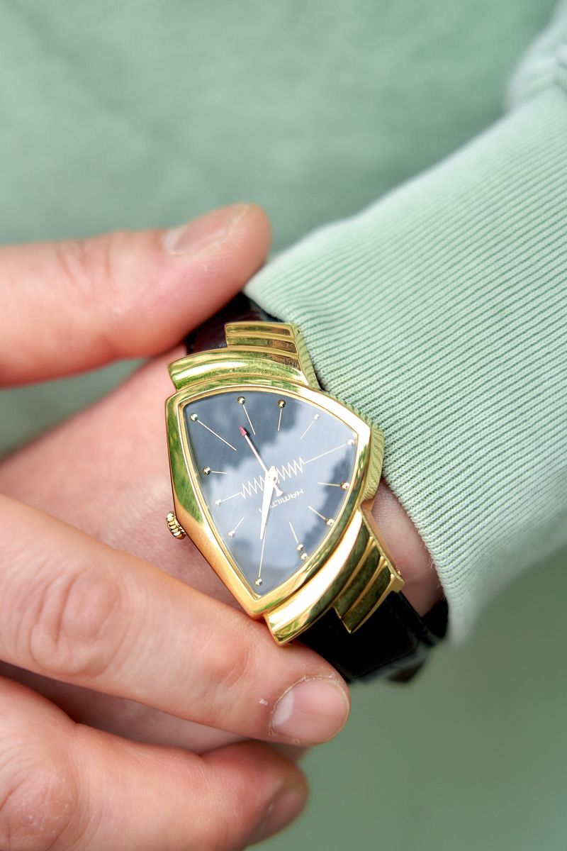 春が香るミントグリーンのスウェットコーデ 小関康道 5枚目の写真